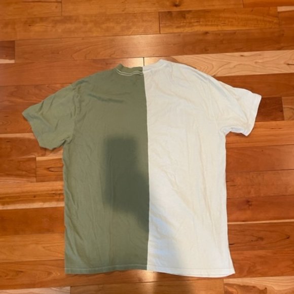 Abercrombie & Fitch Graphic Short Sleeve T-Shirt Tee - Women's Medium - Picture 2 of 3